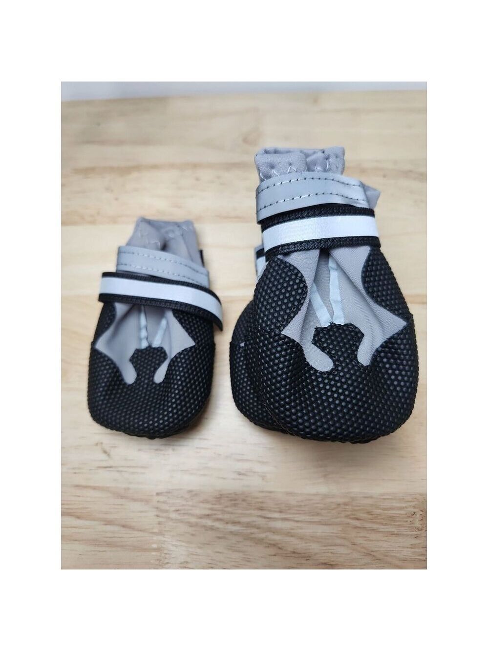 NeuWee Dog Shoes Medium Waterproof Non-Slip Dog Boots with 2 Adjustable Reflecti